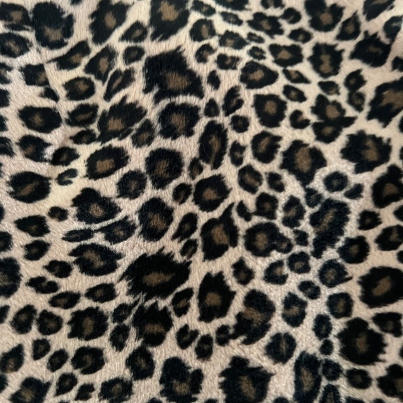Size 10 Apostrophe Leopard velvety skirt - Picture 2 of 3